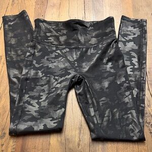 SPANX Black and Gray Camouflage Leggings Faux Leather Small
